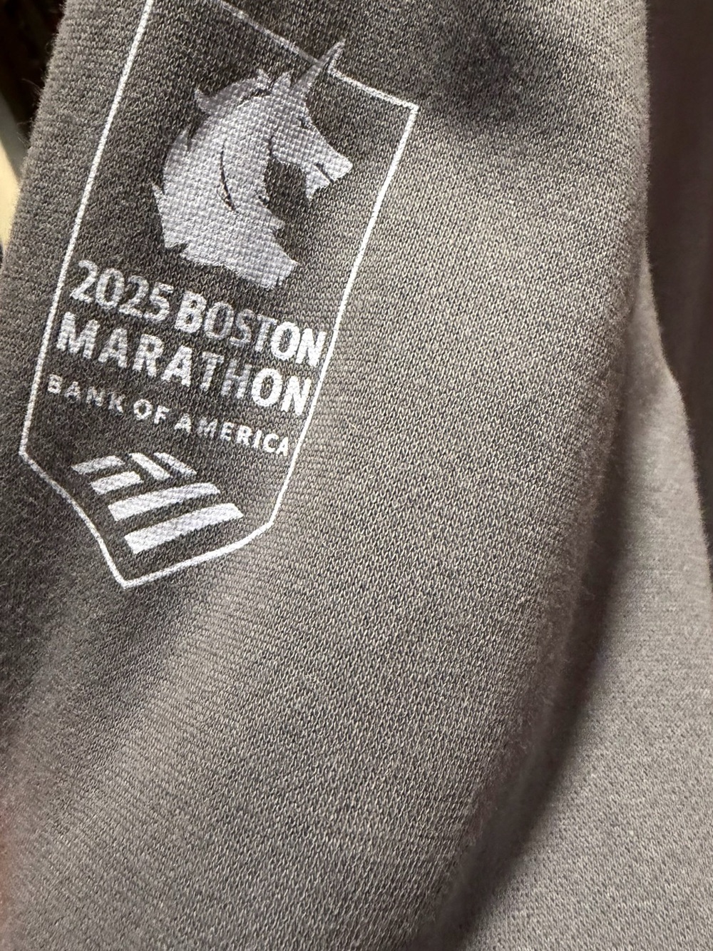 adidas Boston Marathon 2025 Gray Crewneck Sweatshirt Size Small - Picture 3 of 5